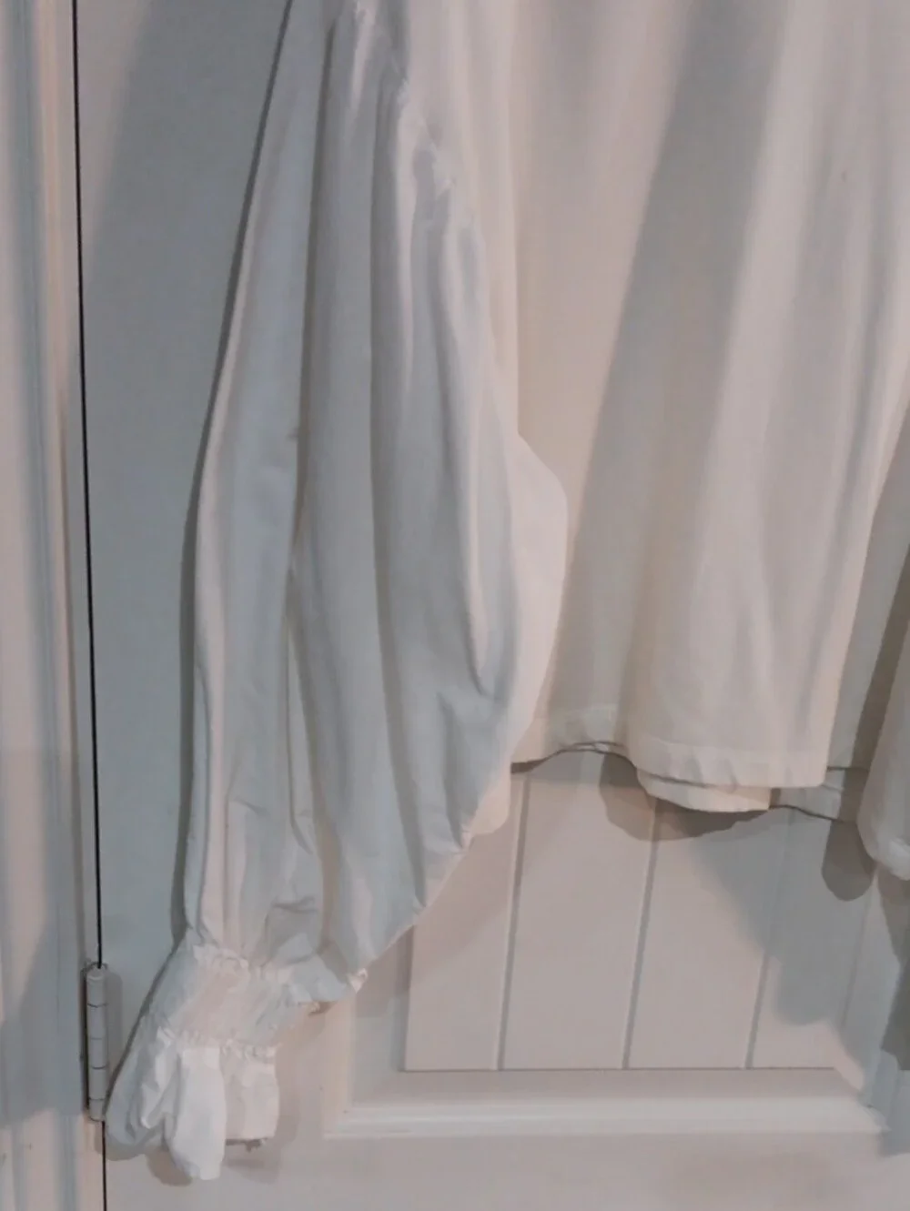ZARA White Cropped Balloon Sleeve Top Smocked Cuffs